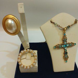 Classic jewelry lot gold tone